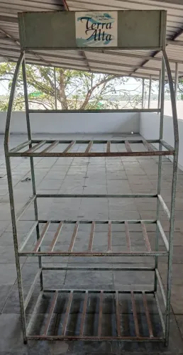 ESTANTE DE FERRO