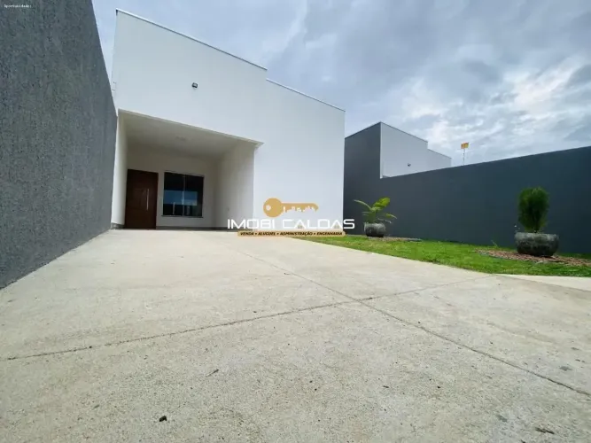 Casa Alto Padrão com 3 quartos, espaçosa e aconchegante! Confira essa oportunidade imperdí
