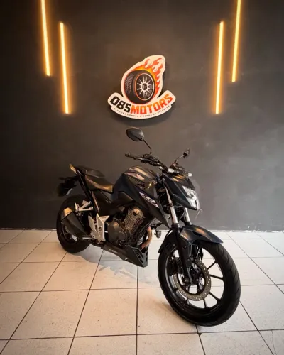 HONDA CB300F 2025