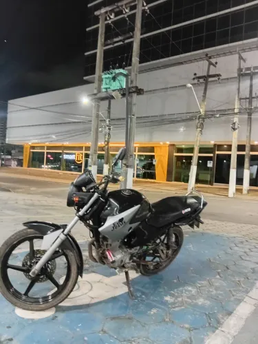 Vendo factor 125 2011 funcionando normal no valor de 3.500 ela e sucata de leilão com nota