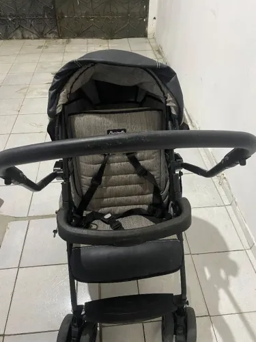 Carrinho de bebê 350$