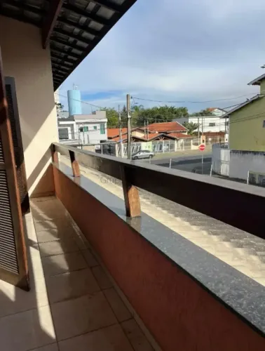 Imóvel para aluguel possui 300 metros quadrados com 3 quartos