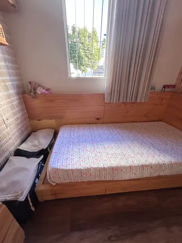 Cama estilo montessori