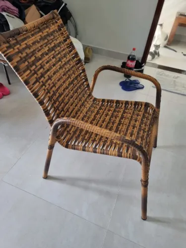 Cadeira para varanda ou jardim em Madeira Trançada Tok Stok Impecável.