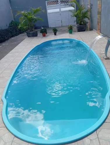 ALUGO CASA COM PISCINA E 04 QUARTOS