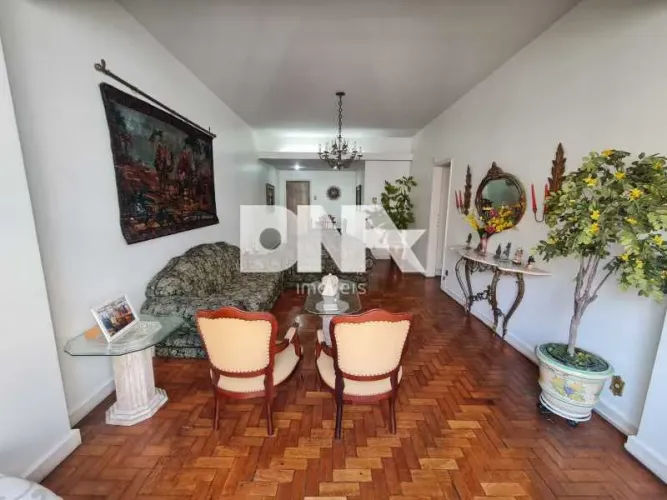 Apartamento - / Residencial / Copacabana