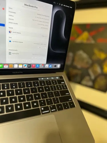 MacBook Pro 2017 core i5 / 8GB / 256 touchbar 