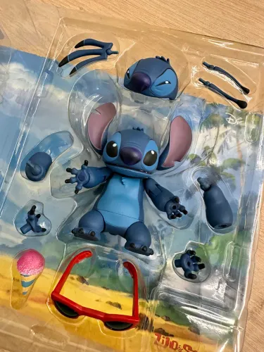 Revoltech Stitch