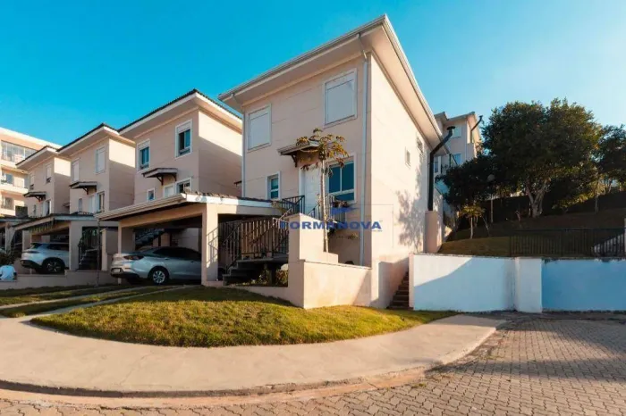 Casa 177m² | 3 Suítes | Condomínio Fechado com Lazer Completo | Granja Viana
