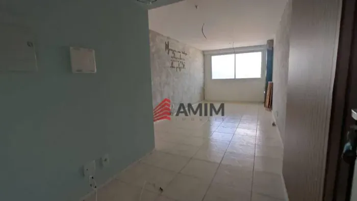Sala Comercial à Venda em Alcântara - São Gonçalo/RJ