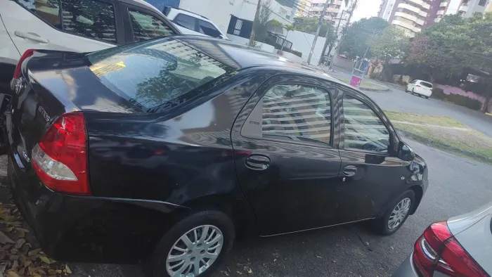 Toyota Etios XS Sedan 1.5 Flex 16V 4P Mec. 2014
