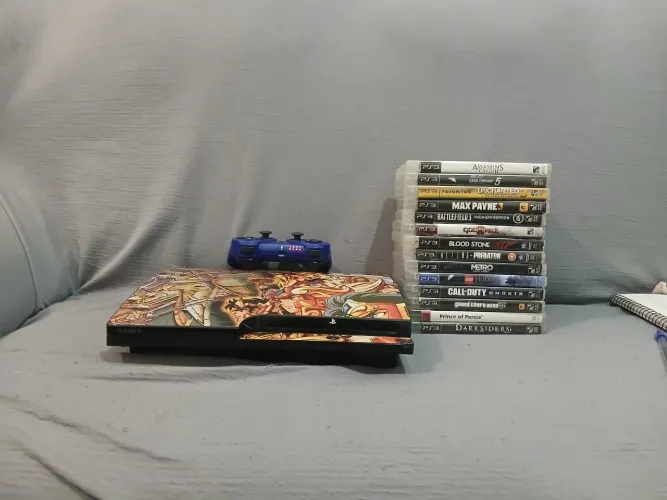 VÍDEOGAME: PLAY 3 SLIM com Controle e 13 Jogos