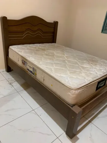 cama de madeira tamanho viuva com colchão probel