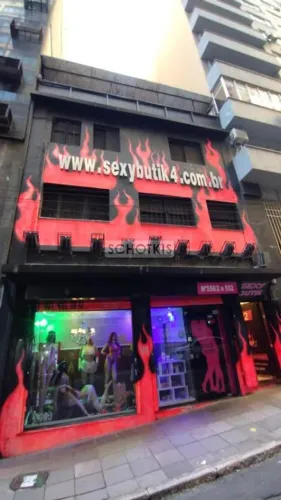 IMOBILIÁRIA SCHOTKIS ALUGA LOJA DE 3 PISOS NA VIGÁRIO JOSÉ INÁCIO PRÓXIMO A SALGADO FILHO,