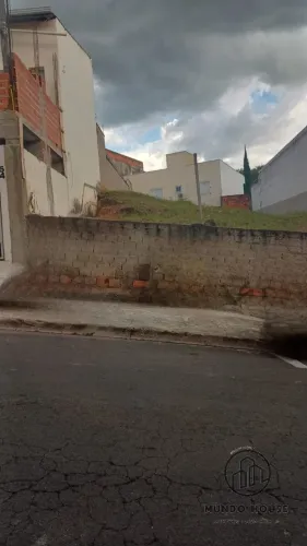 Terreno à venda no Jardim Residencial Martinez