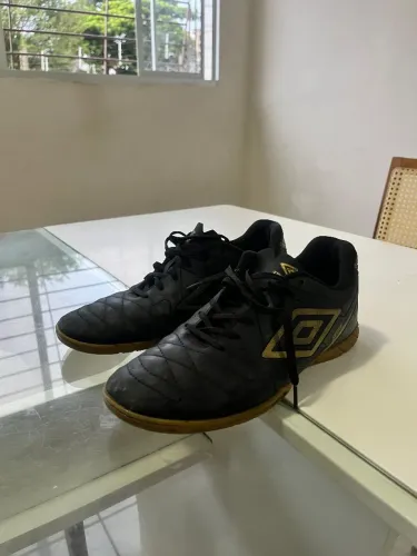 Chuteira Umbro Attak Eternal