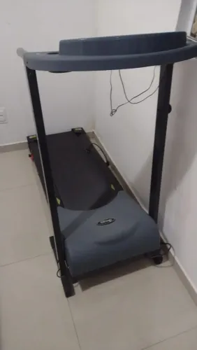 Vende-se uma esteira