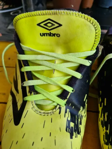 Tênis para futsal