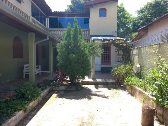 Casa em Garça - Conforto para Morar e Potencial para o seu Negócio