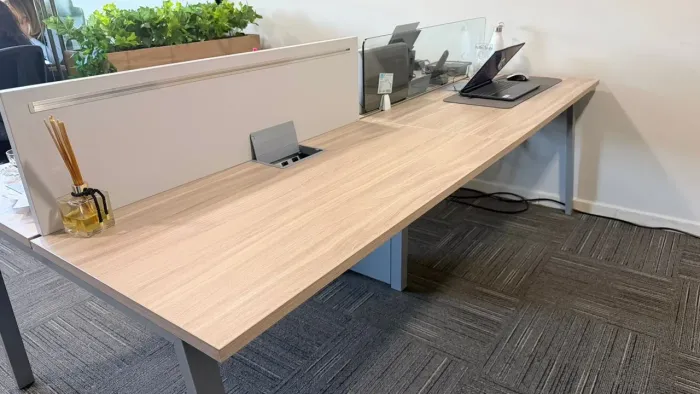 Plataforma de trabalho para 4 pessoas