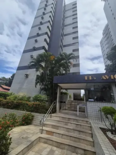 Apt 136m2 , 3 qts, 1suite, dp empregada, 2 vagas garagem