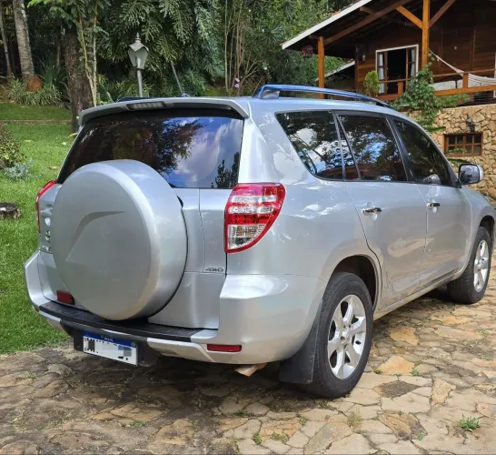 Toyota RAV4 2.4 4X4 16V 170cv Aut. 2011