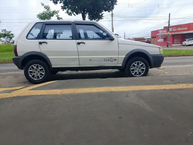 Fiat Uno Mille WAY Economy 1.0 F.flex 4P 2013