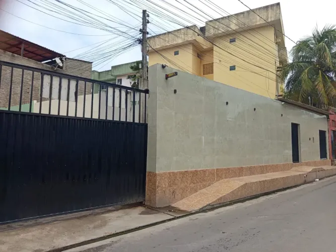Imóvel para aluguel possui 120 metros quadrados com 3 quartos em São Jorge - Maceió - AL