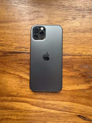 iphone 12 pro 128gb (com riscadinho na camera)