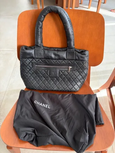 Bolsa Chanel Preta - Original - Usada (muitas marcas de desgaste)