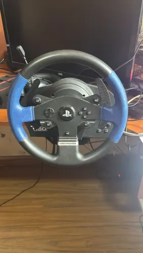 Volante Thrustmaster T150 Pro (Force Feedback) + Pedais T3PA - PS5 / PS4 / PC