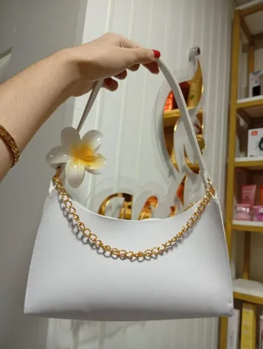 Bolsa + piranha flor ? combinação perfeita para presentear ela ?