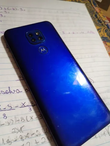 Celular Moto G9plus... funcionando (tela trincada)