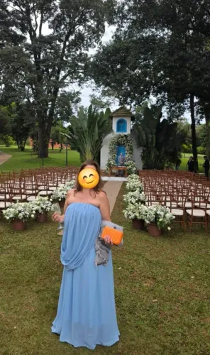 Vendo vestidos de festa 