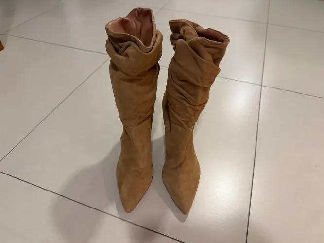 Bota Maryana Schutz - cor bege, tamanho 37 - NOVA
