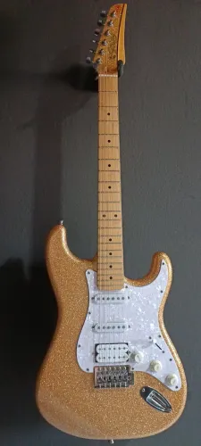 Guitarra Seizi Fun Katana Musashi HSS Desert Gold Sparkle
