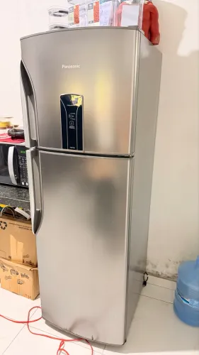 GELADEIRA PANASONIC CINZA EM ÓTIMAS CONDIÇÕES 