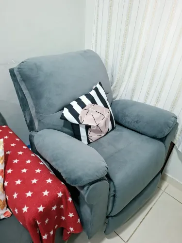 VENDO POLTRONA COM REGULAGEM