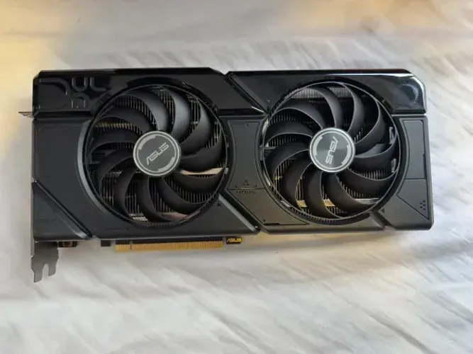 7700 XT ASUS DUAL