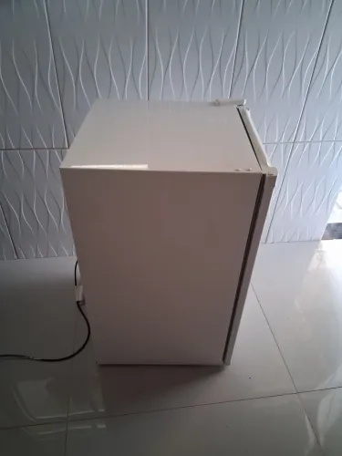 Quero vender esse frigobar qualquer coisa esso chamar