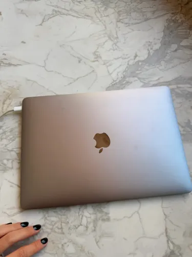 Macbook Air Retina 13? (2019)