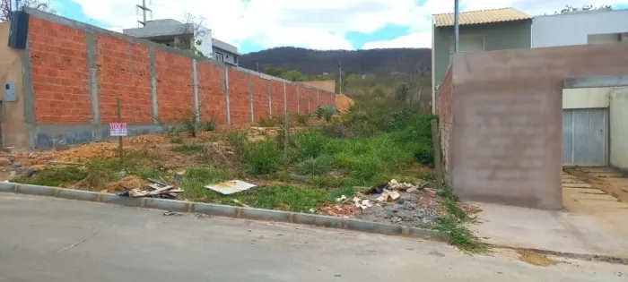 Terreno/Lote de 300 m² no bairro Parque Jardim Morada do Sol
