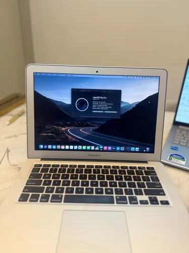 MacBook Air 13? Apple - i5, 8GB RAM, SSD, Bateria Excelente