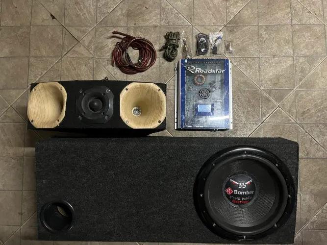 Kit Som Automotivo Completo - Subwoofer Bomber Bicho Papão 800W + Módulo Roadstar + Caixa