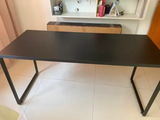 Mesa de Escritório Preta de 150cm x 60cm
