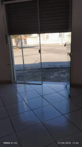 Aluga-se Salão Comercial R$ 850,00 Bairro Jardim Santa Barbara (Esquina)