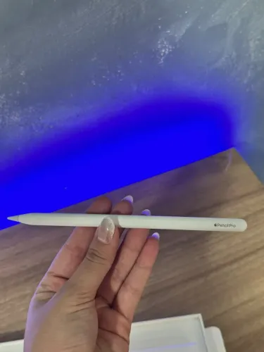 Apple Pencil Pro (Cor Branco)