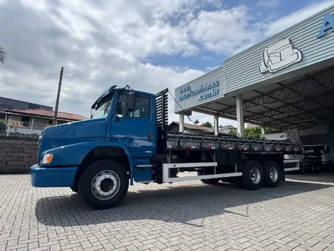 M.Benz 1319 Ano 2014 Baixa quilometragem