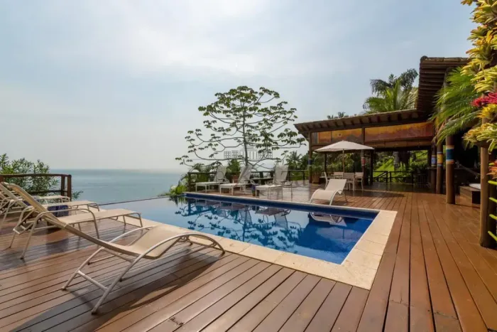Casa Condomínio em Ilhabela