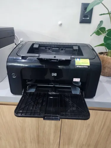 Impressora ? laser HP p1102w wireless 110v